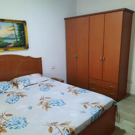 Pine 2 1 Golem (Tirana)