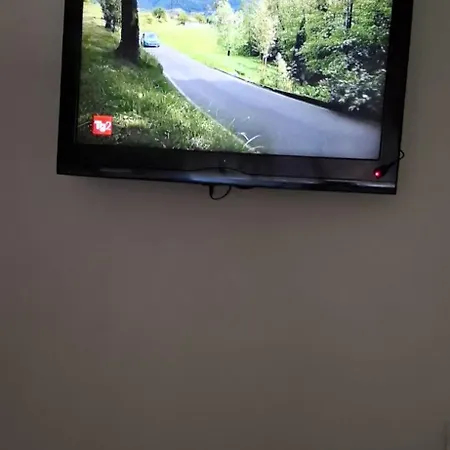 Apartment Pine 2 1