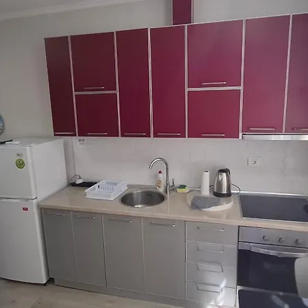 Pine 2 1 Appartamento Golem (Tirana)