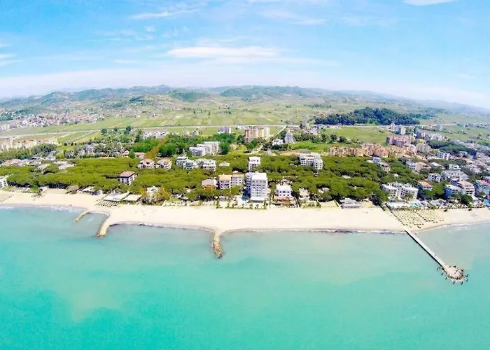 Pine 2 1 Golem (Tirana)